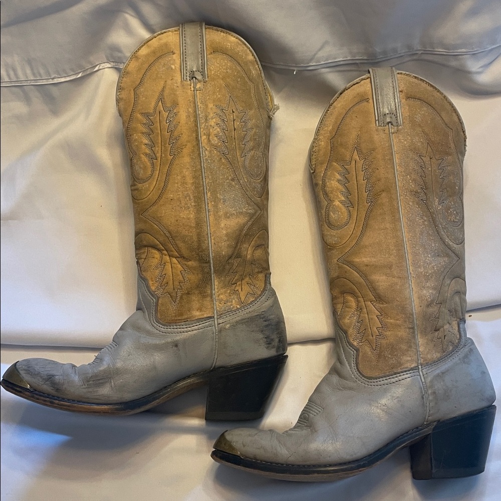 VINTAGE Two-Tone Western Cowboy Boots